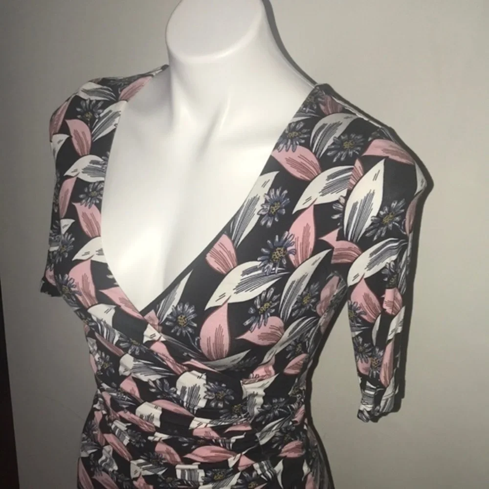 Boden form fitting dress size 2R UK 6R